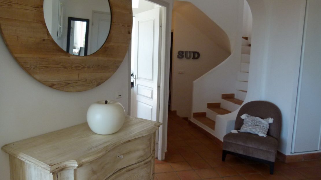 location villa avec piscine proche de la plage capicciola corse du sud