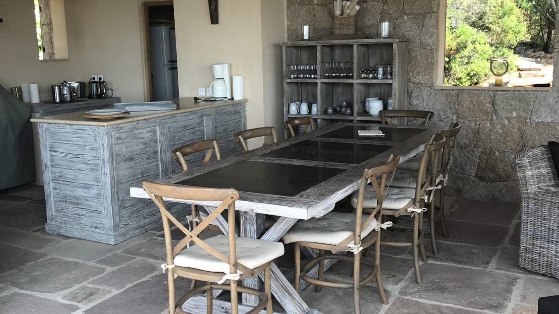 cuisine d'été vente et location de villas de luxe vue mer et piscine domaine d'araso corse du sud