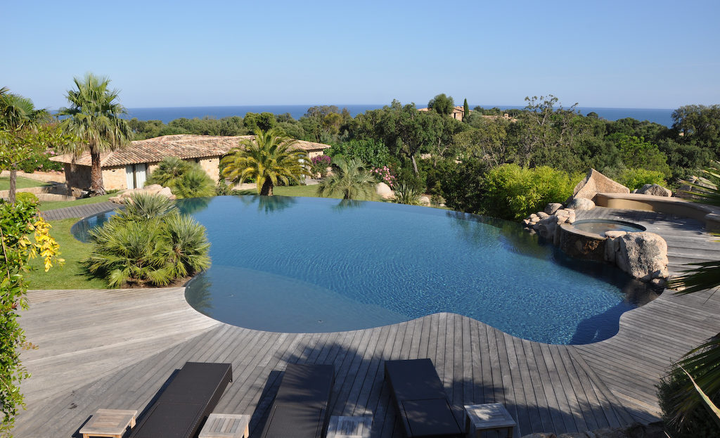 location villa de luxe vue mer avec piscine corse du sud