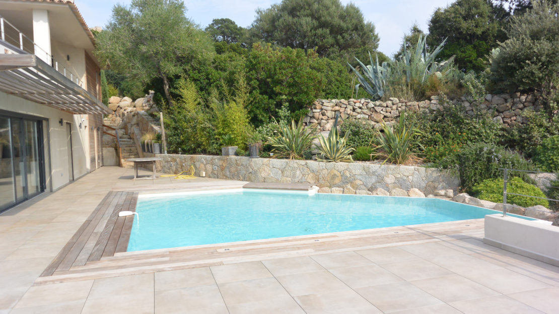 vente villa de luxe avec piscine saint cyprien corse du sud
