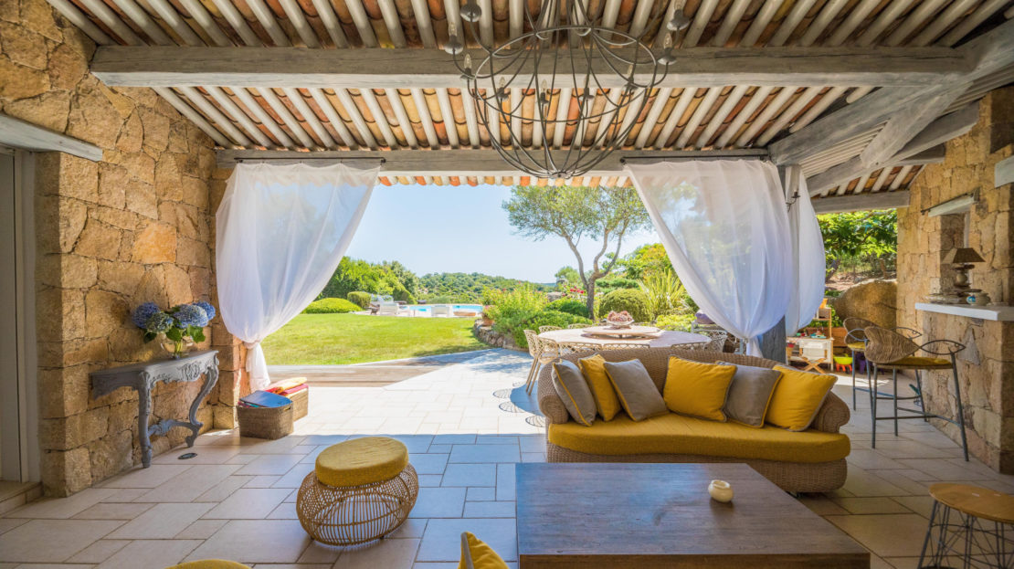 salon pool house villa porto-vecchio