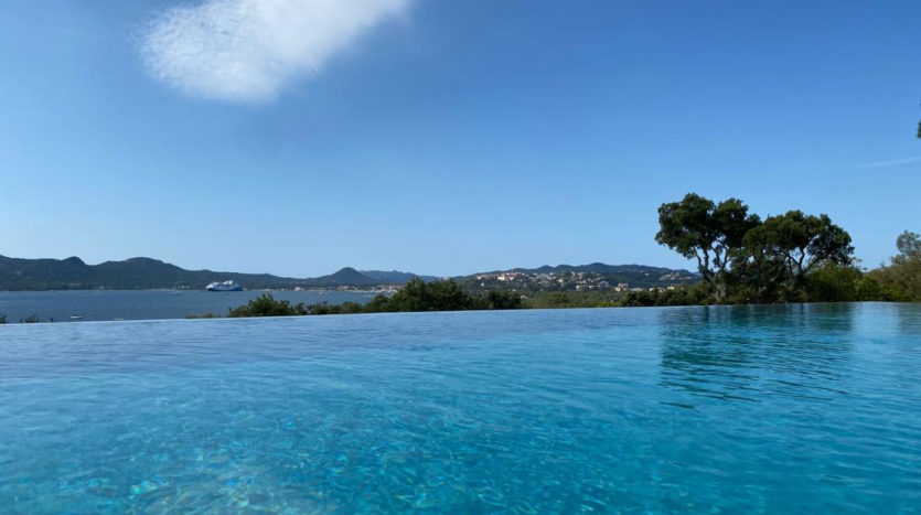 Villa de 5 chambres contemporaine climatisée avec piscine Immobilier de prestige à Porto-Vecchio