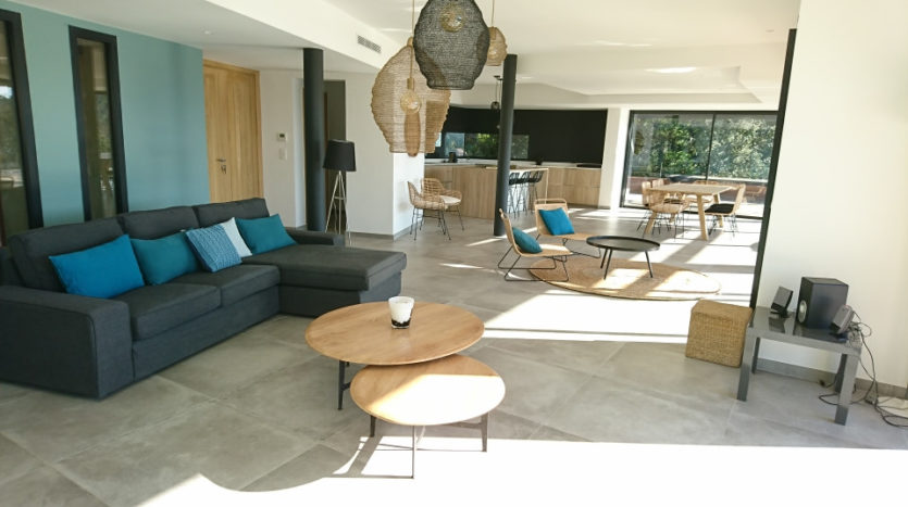 location de villa de luxe avec piscine et vue panoramique à porto-vecchio sud corse à palombaggia