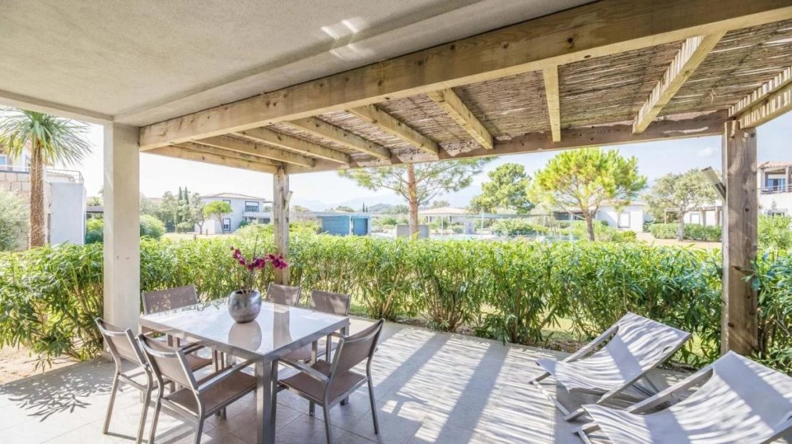 Appartement avec terrasse ombragée