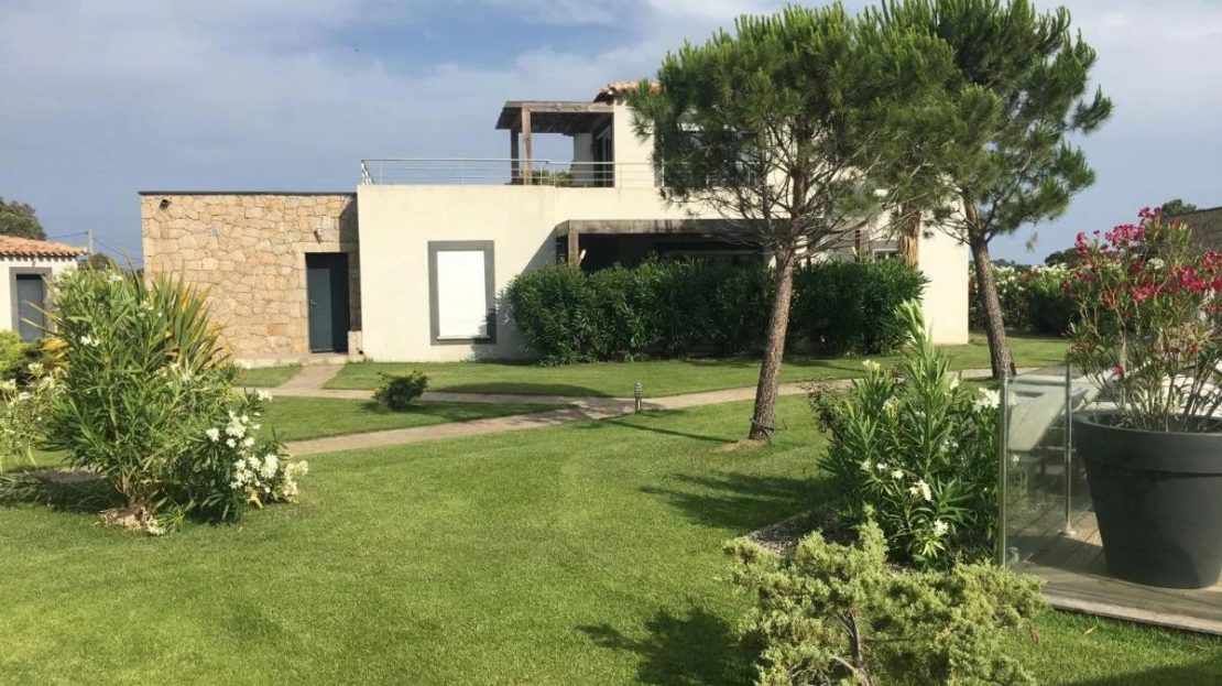 Résidence de standing avec piscine chauffée