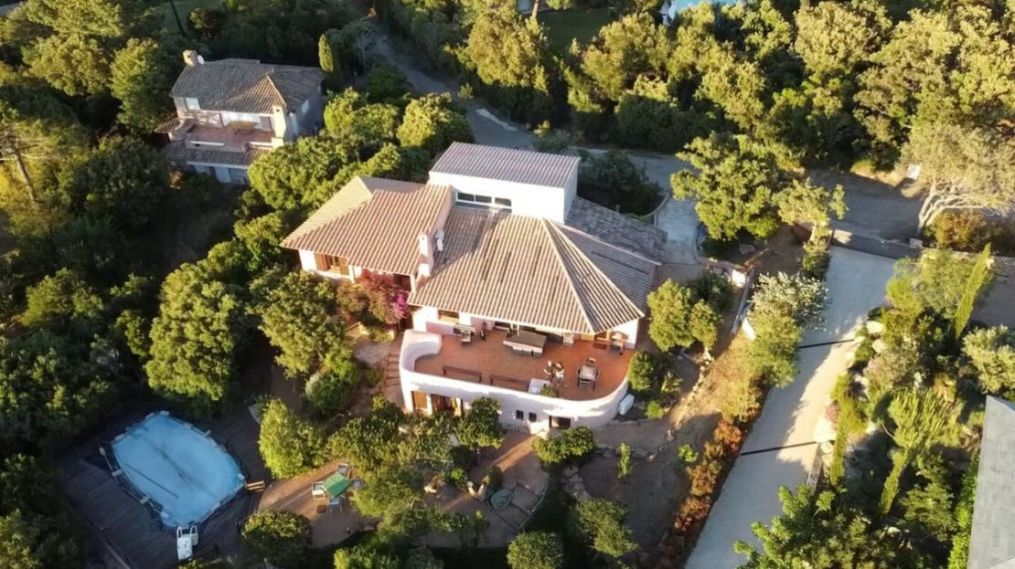 vente villa vue mer et plage à pied à CALA-ROSSA