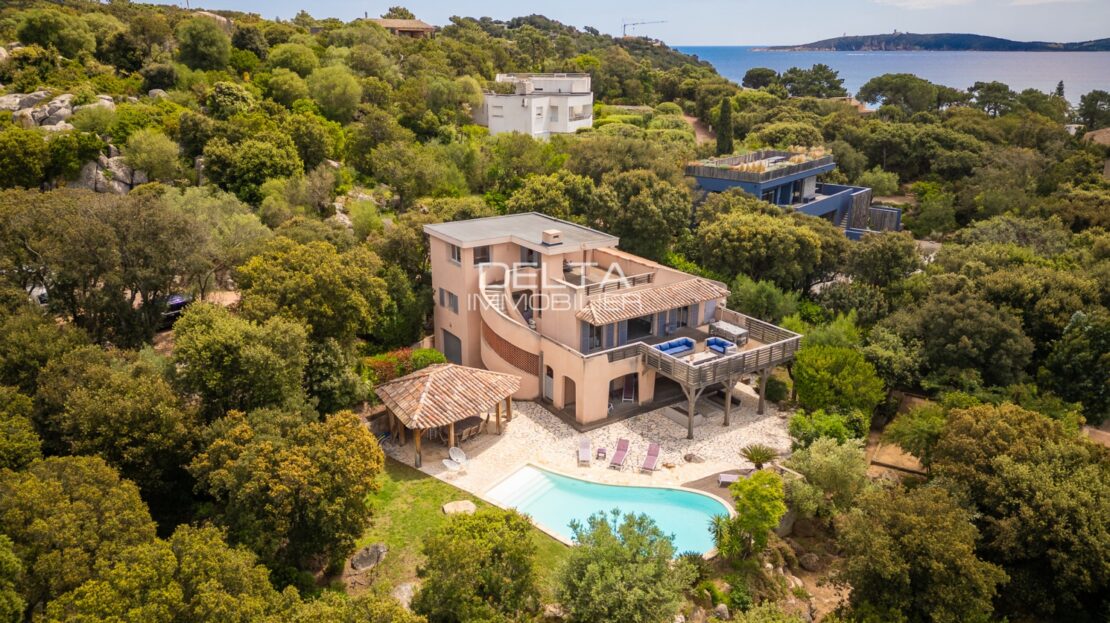 Domaine CALA-ROSSA: villa à 100 m de la mer