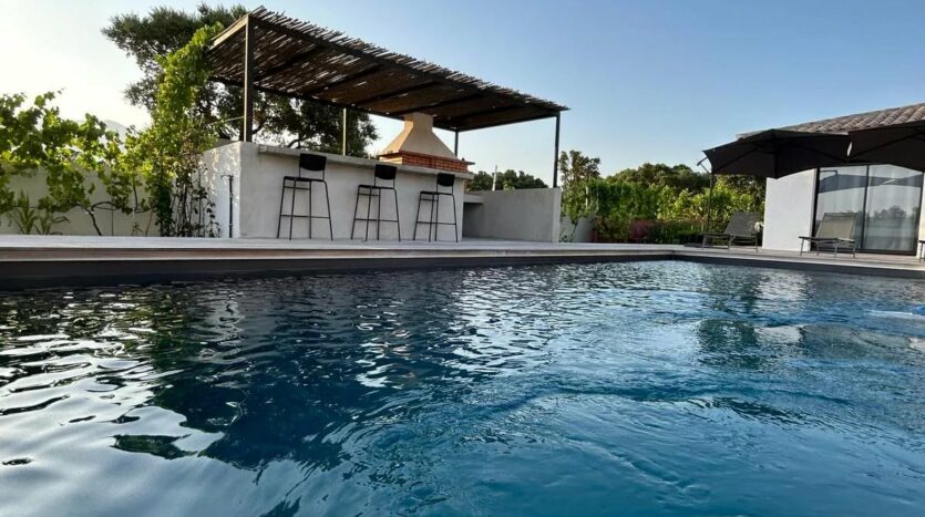 piscine et pool-house