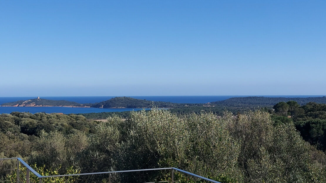 baie de Pinarello vente-villa-domaine-prive-piscine-vue-mer