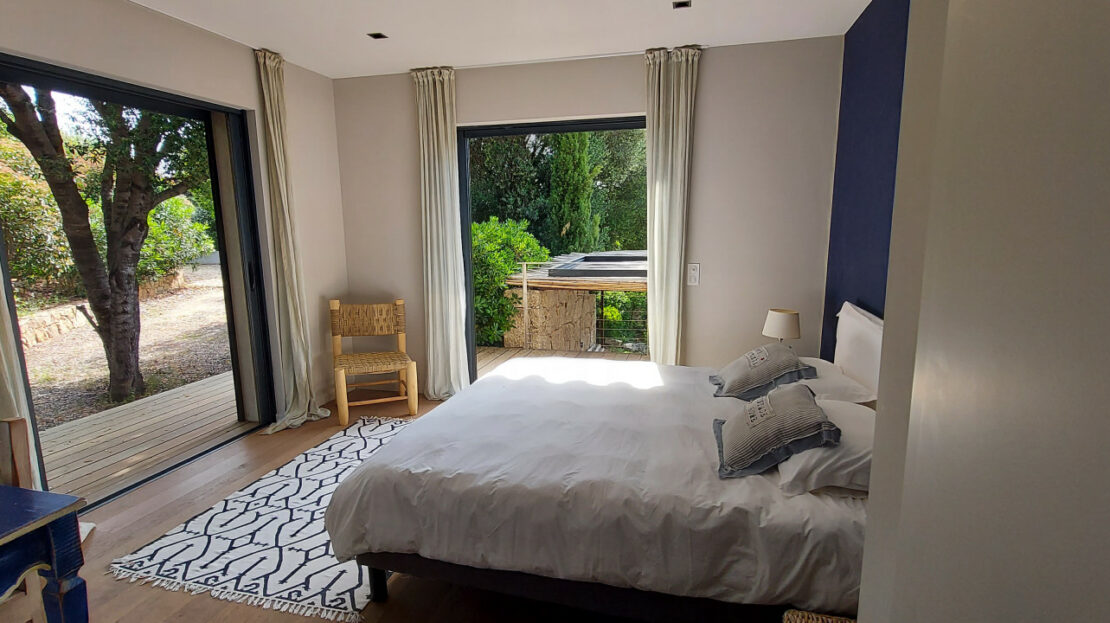 vente-villa-domaine-prive-piscine-vue-mer