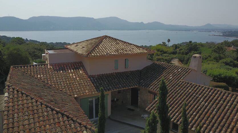 vente-belle villa-vue panoramique-piscine-Marina-di-Fiori-6 chambres