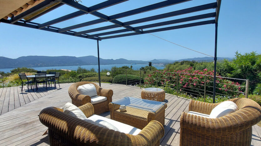 Belle Villa dominant le golfe de Porto-Vecchio, à vendre