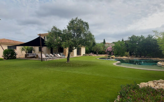 Villa récente à Saint Cyprien, à vendre