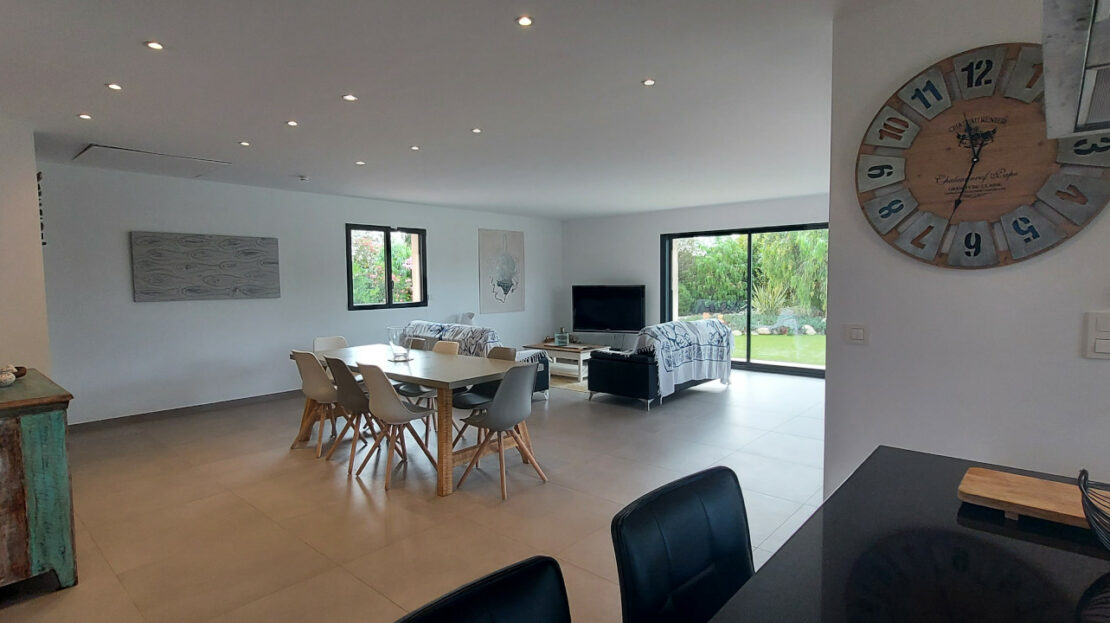 Villa récente à Saint Cyprien, à vendre