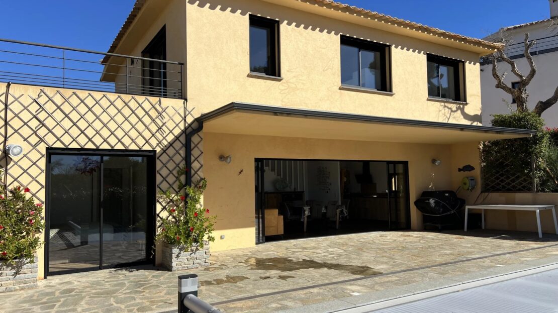 Villa Proche de la plage du Cabanon Bleu, à vendre