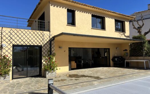 Villa Proche de la plage du Cabanon Bleu, à vendre