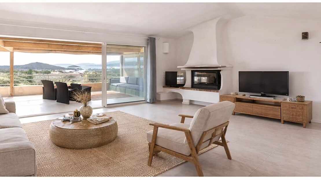 espace-vie vente Villa dominant la baie de Saint-Cyprien